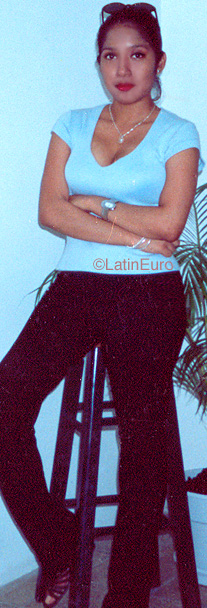 Date this athletic Panama girl Julia from  N3933