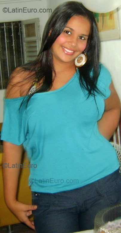 Date this georgeous Brazil girl Cassia from Recife BR41