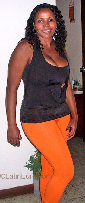 Date this good-looking Colombia girl Aidee from Medellin CO24