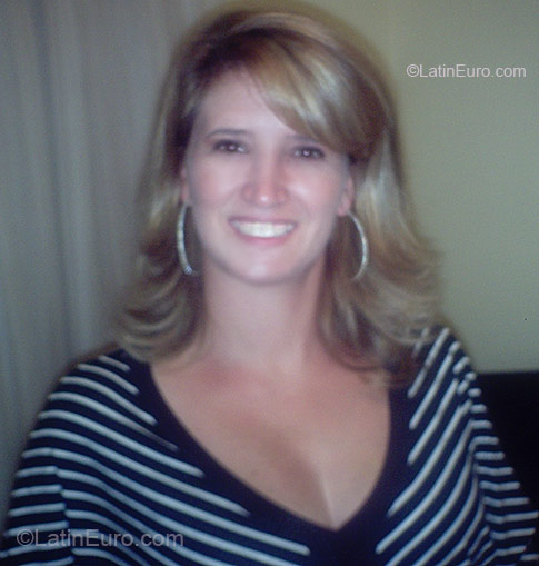 Date this sensual Brazil girl Edicleia Madalena from Limeira BR55