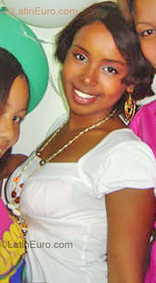 Date this pretty Dominican Republic girl Vanessa from Barahona DO37