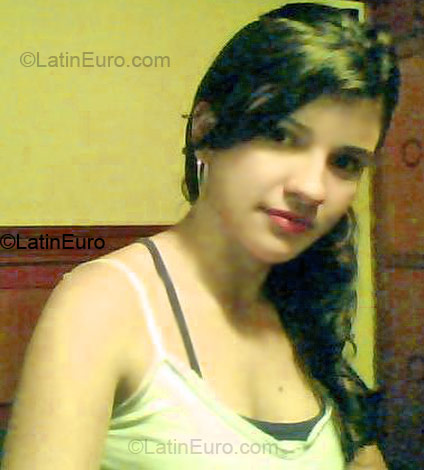 Date this beautiful Colombia girl Mary from Bogota CO55