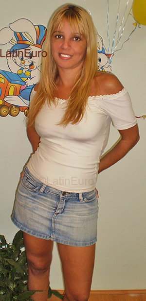 Date this fun Brazil girl Vania from Rio De Janeiro BR81