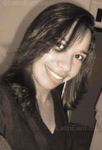 Date this good-looking Brazil girl Lis from Salvador BR88