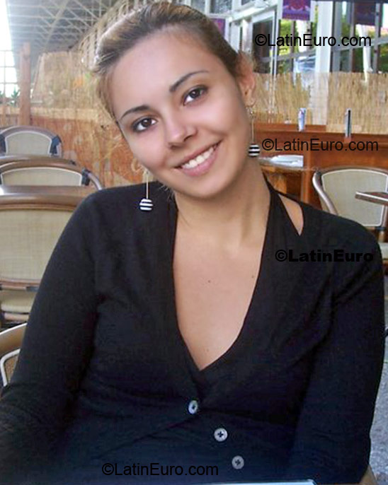 Date this delightful Brazil girl Renata from Londrina BR124