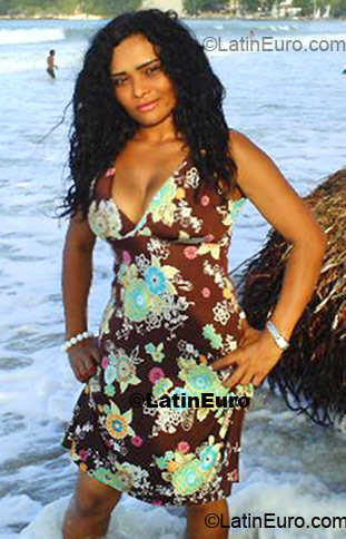 Date this athletic Brazil girl Marta from Natal BR133