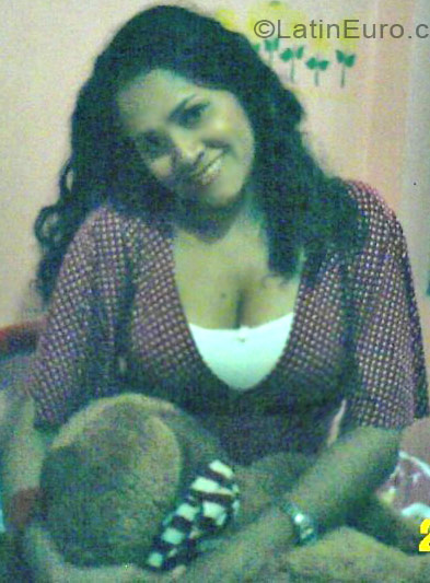 Date this good-looking Colombia girl Maphy from Bogota CO104