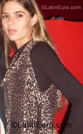 Date this georgeous Brazil girl Rode Cristina from Rio Das Pedras BR264