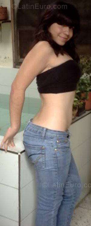 Date this pretty Colombia girl Jennifer Andrea from Palmira CO191