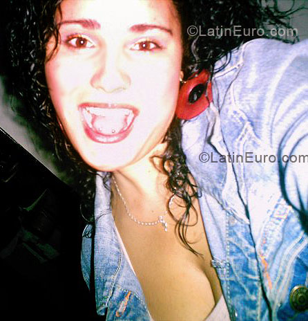 Date this passionate Colombia girl Carolina from Cali CO203