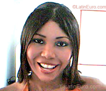 Date this funny Colombia girl Lucy from Cartagena CO235
