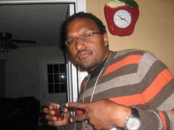 Date this beautiful United States man Que from Hampton US643