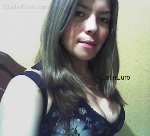 Date this exotic Colombia girl Mirley from Bogota CO253