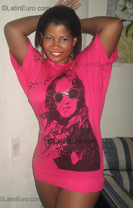 Date this lovely Colombia girl Emerita from Cali CO267