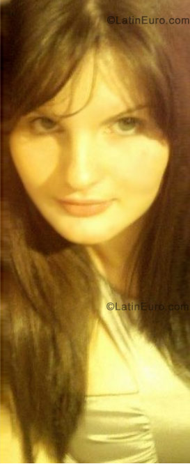 Date this stunning Brazil girl Claudia from Ijui BR410