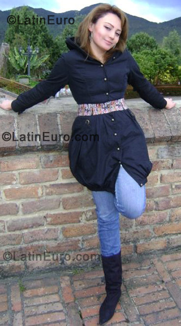 Date this charming Colombia girl Gloria Fernanda from Bogota CO316