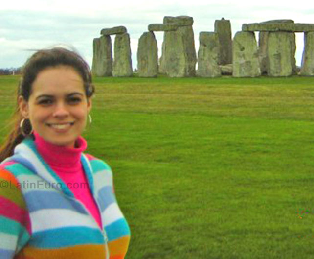 Date this attractive Brazil girl Sheila Patricia from Brasilia BR472