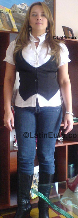 Date this hot Colombia girl Magnolia from Bogota CO370