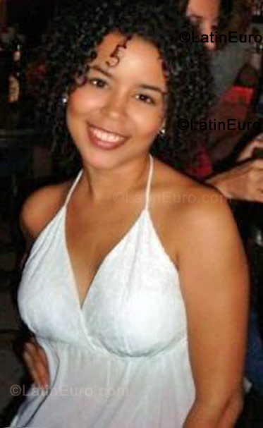 Date this happy Colombia girl Ana Milena from Barranquilla CO373