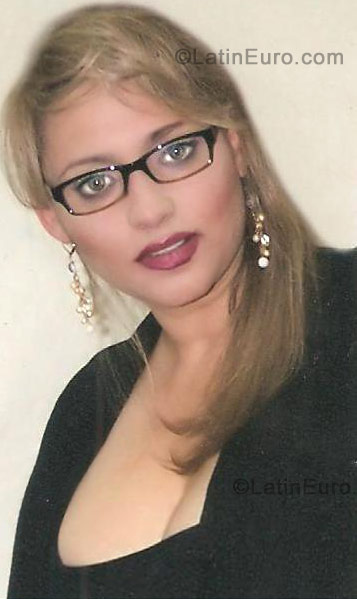 Date this stunning Colombia girl Lina Maria from Medellin CO378