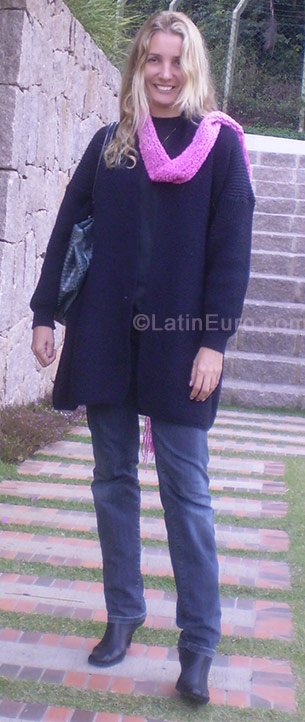 Date this happy Brazil girl Simone from Sao Goncalo BR525