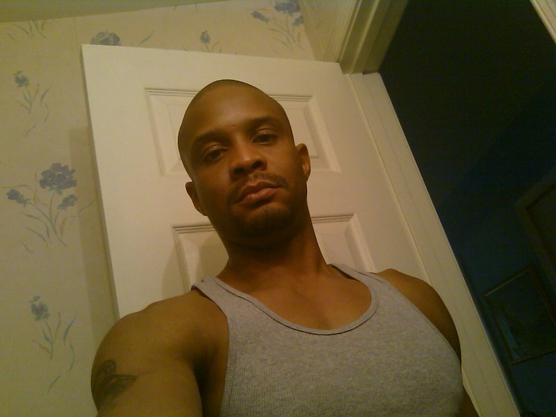 Date this young United States man Lamont from Arlington BR537
