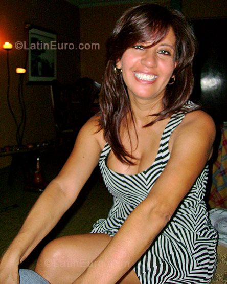 Date this charming Colombia girl Luz Adriana from Cali CO401
