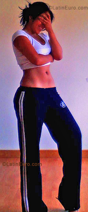 Date this georgeous Colombia girl Laura Alejandra from Bogota CO435