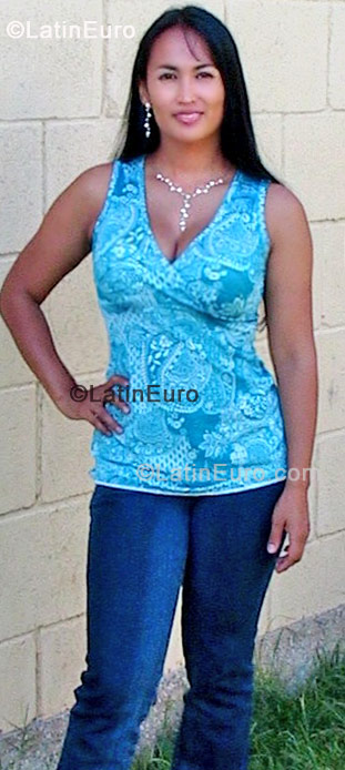 Date this fun Colombia girl Yobana from Medellin CO446