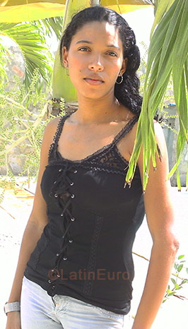 Date this exotic Colombia girl Sandris from Maicao CO452