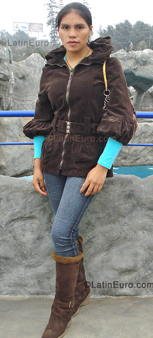 Date this hard body Peru girl Blanca from Lima PE71