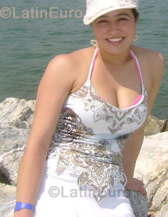 Date this pretty Colombia girl Angela from Medellin CO535