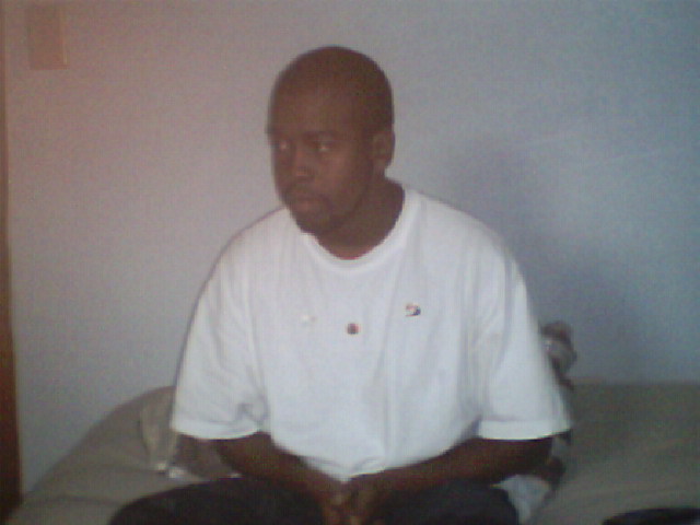 Date this young United States man Ronald23 from Racine US1766