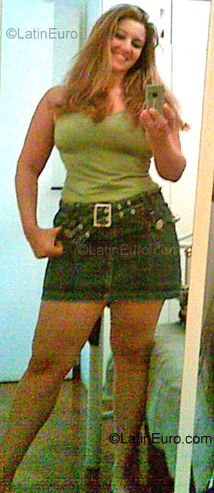 Date this cute Brazil girl Andrea from Sao Paulo BR854