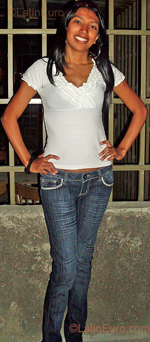 Date this gorgeous Colombia girl Sandra Yamileth from Cali CO614