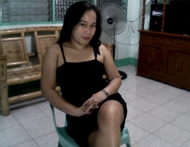 Date this happy Philippines girl Sexyvina from san carlos city CA68