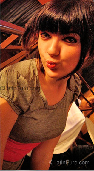 Date this nice looking Brazil girl Mel from Sao Borja BR908