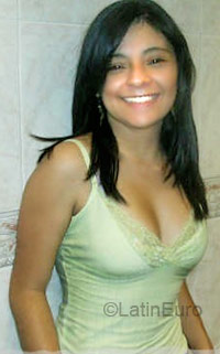 Date this happy Colombia girl Erika Patricia from Circasia CO673