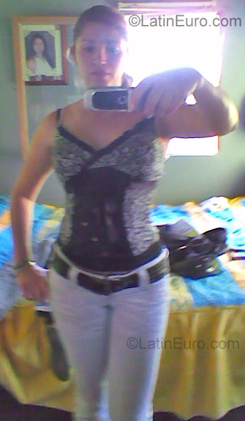 Date this exotic Colombia girl Gloria Irlen from Medellin CO727