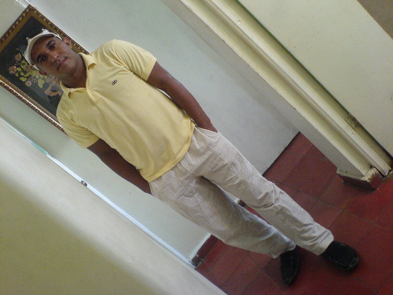 Date this nice looking Dominican Republic man Oscauris from Rep Dominicana DO819