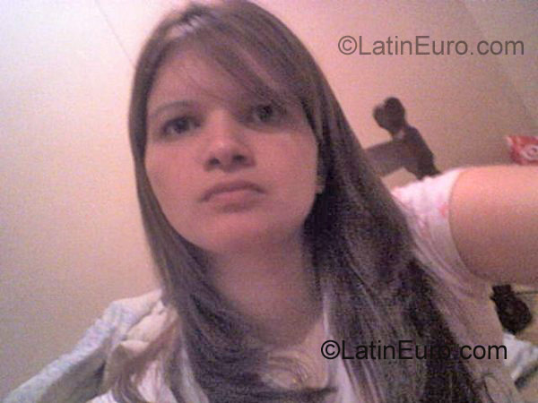 Date this nice looking Brazil girl Kati from Sao Paulo BR1017