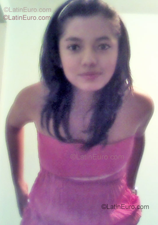 Date this lovely Colombia girl Alejandra from Bogota CO759