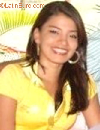 Date this tall Colombia girl Yenny Viviana from Tulua CO784