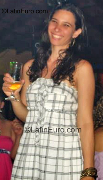 Date this pretty Brazil girl Vivian from Serrana BR1065