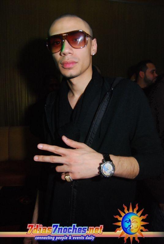 Date this athletic United States man Elhuesopati from New York City US2428