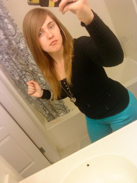 Date this passionate United States girl LMXFLAWSNALL from Riverside US2485