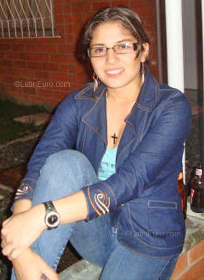 Date this good-looking Colombia girl Marcela from Pereira CO822