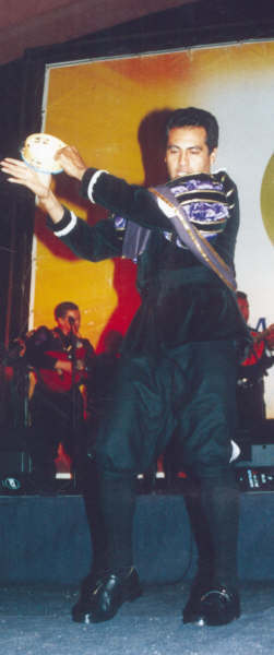 Date this tall Mexico man Beningum from Monterrey MX37