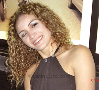 Date this happy Brazil girl Ilzalee from Sao Jose Dos Pinhais BR1127