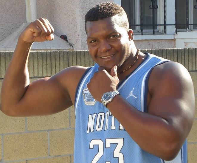 Date this hard body United States man Aromanticman from Los Angeles US2623